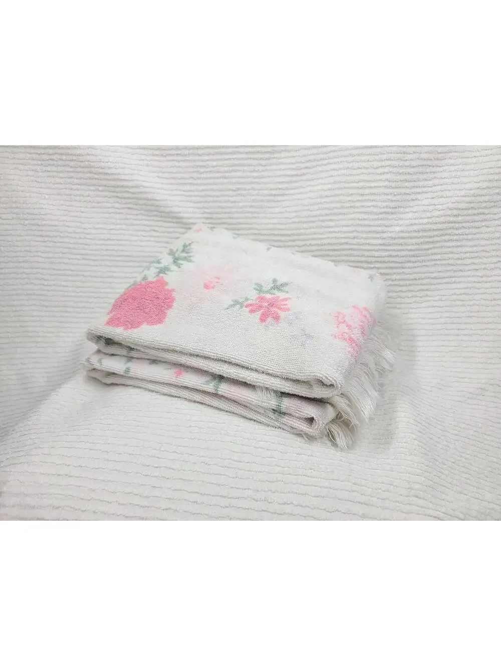 Set of 2 1960s Rose Print Bath Towel 100% Cotton Retro Vintage Bathroom Pinup